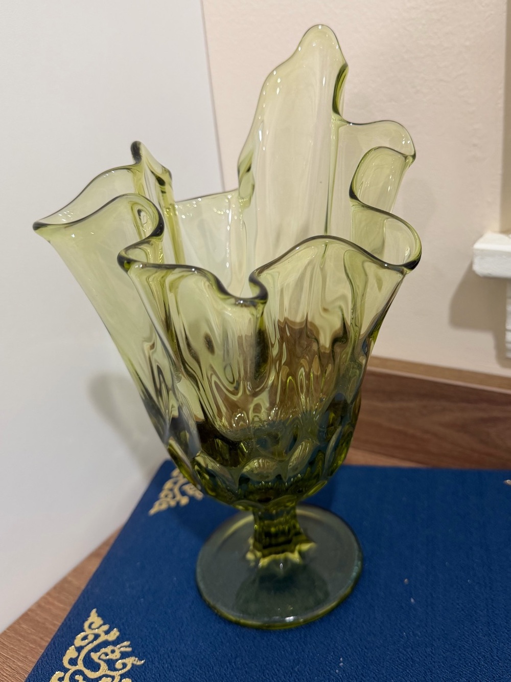 Vintage Fenton Colonial Green Thumbprint Handkerchief Swung Vase